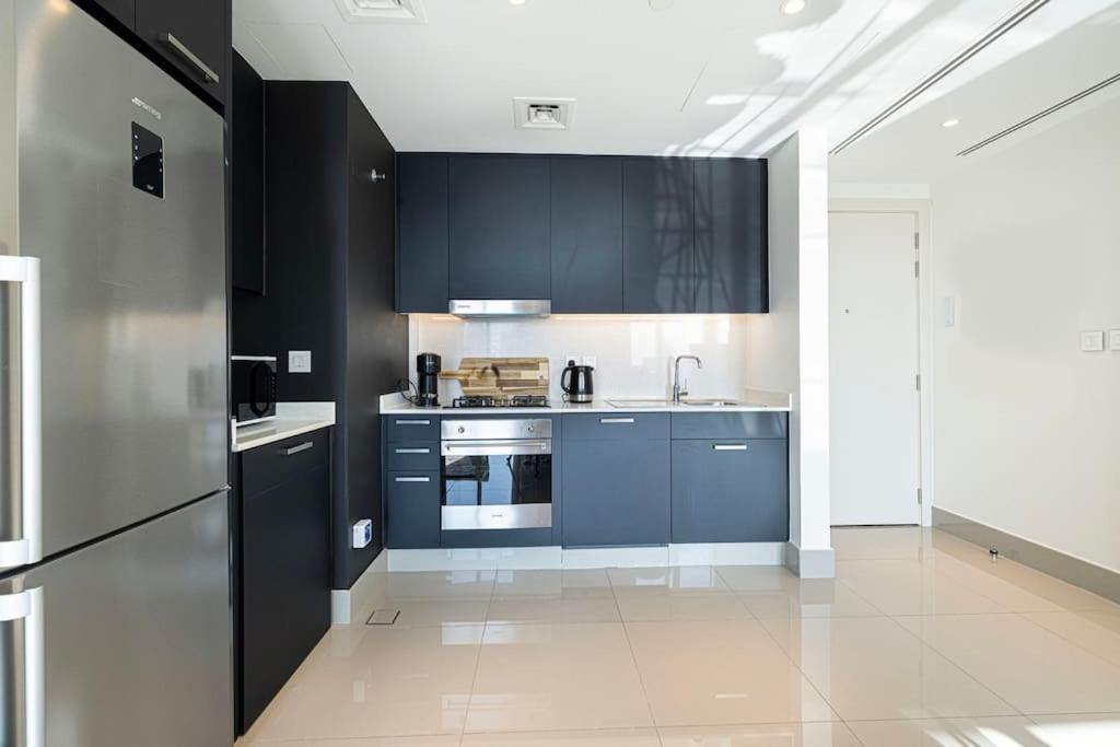 52nd Floor Unique 1 Bedroom Apartment
