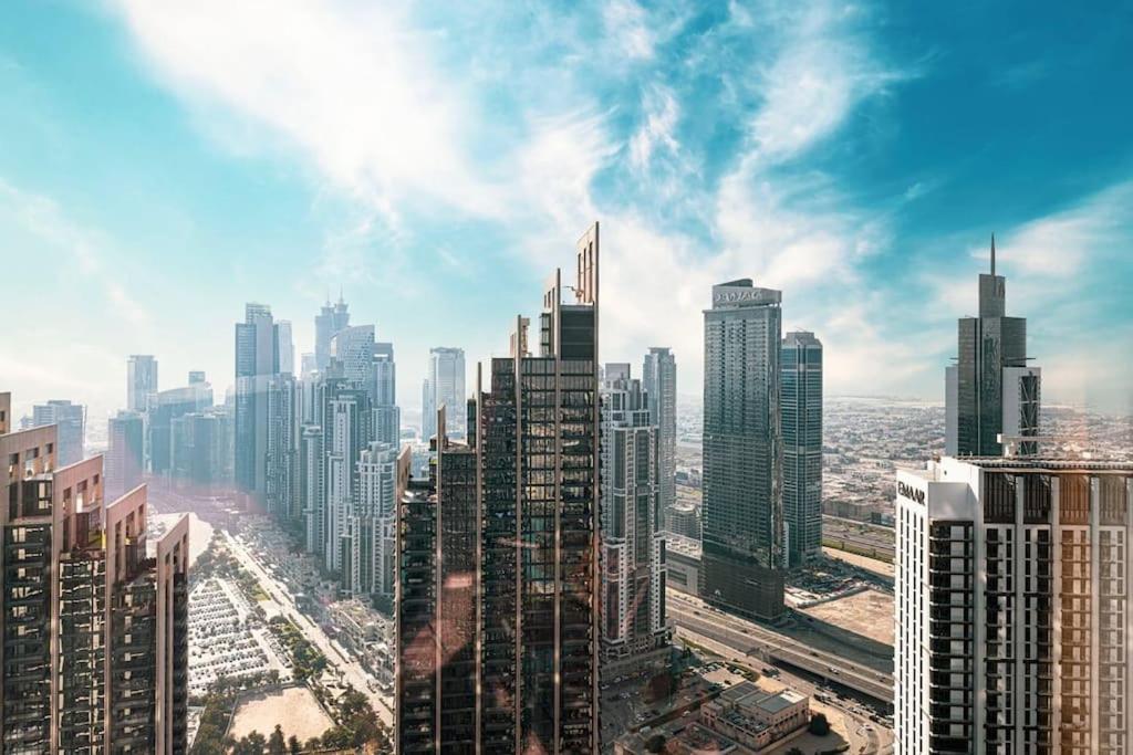 52nd Floor Unique 1 Bedroom Apartment