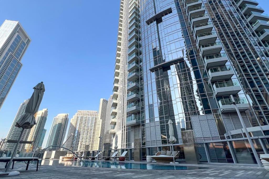 52nd Floor Unique 1 Bedroom Apartment